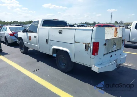 1998 Chevrolet C2500 Cheyenne z USA, uszkodzony, nr VIN 1GBGC24R9WZ165662